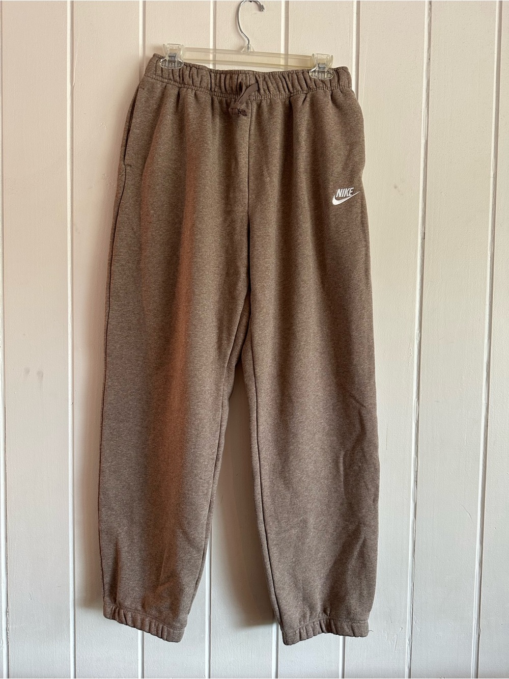 Nike Kids Brown Jogger Sweatpants with White Logo
